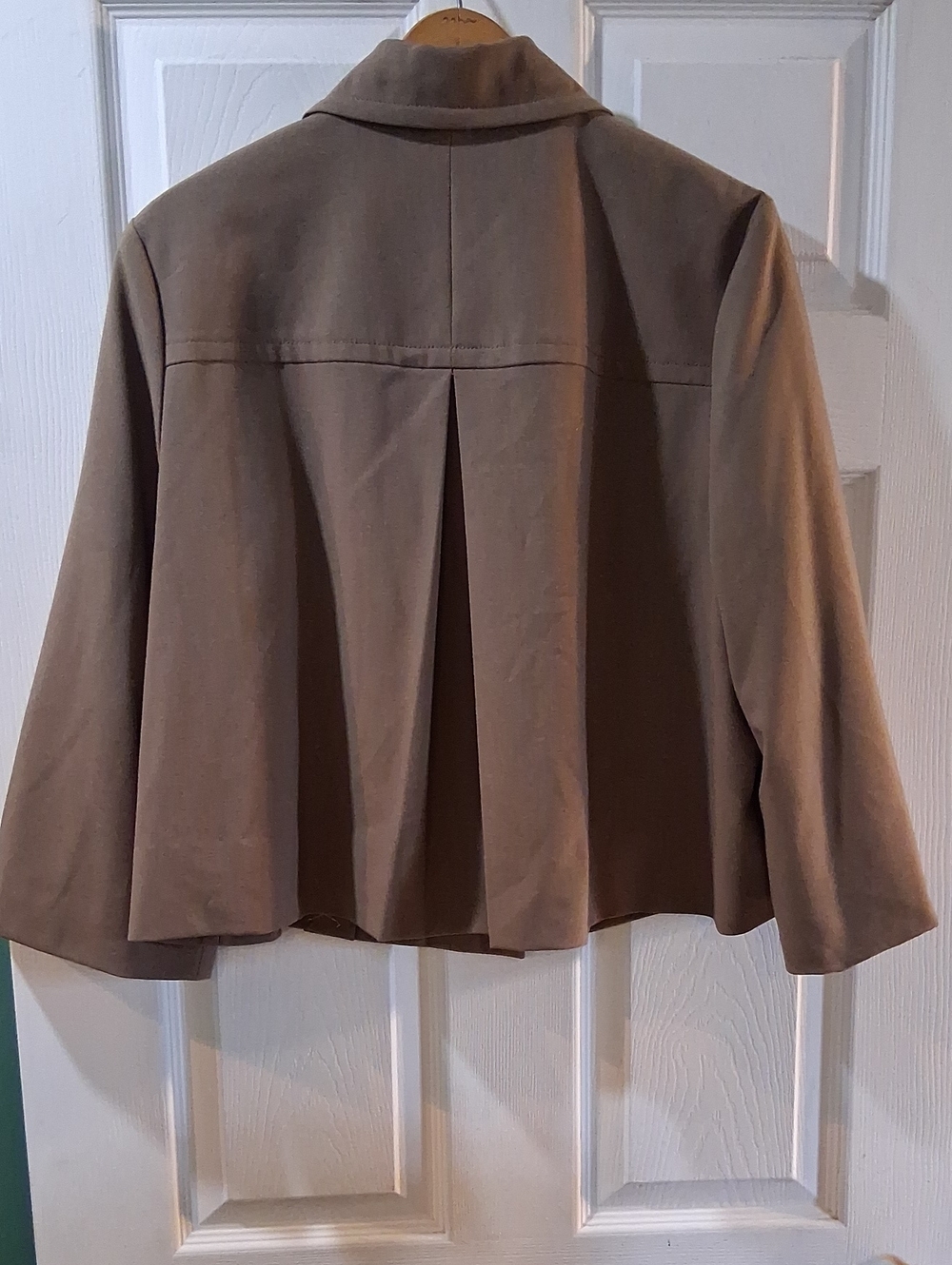 George Brown Cropped Button-Front Jacket - Picture 5 of 6